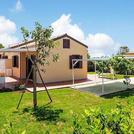 1 Bedroom Lovely In Holiday home